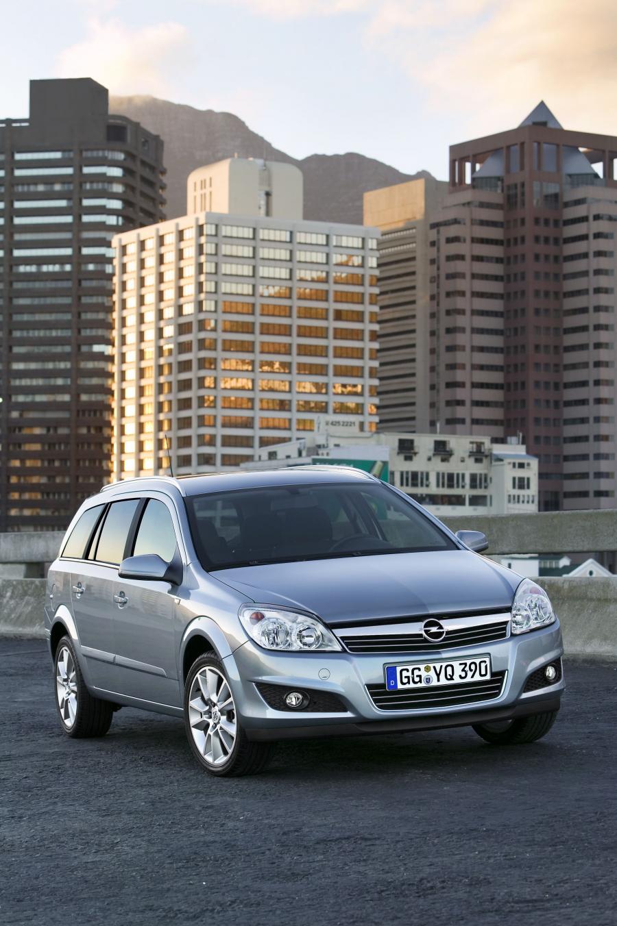  Opel Astra Caravan 2005 года  (фото 55 из 58)